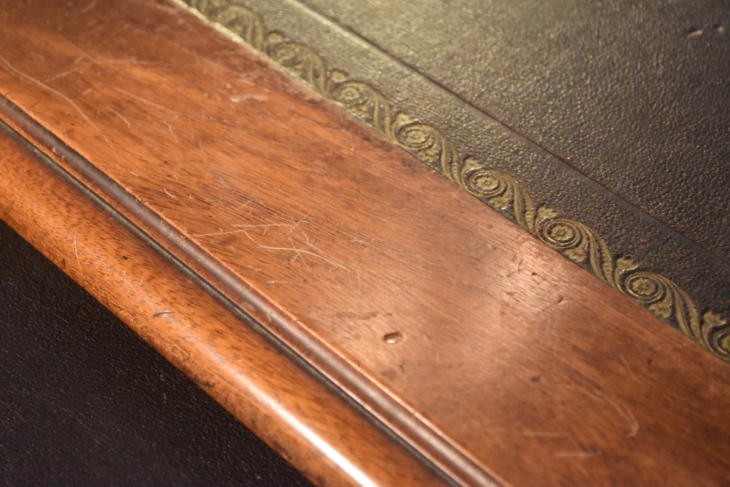 Even the edge of the surface of the desk has a bit of craftsmanship detailing. 